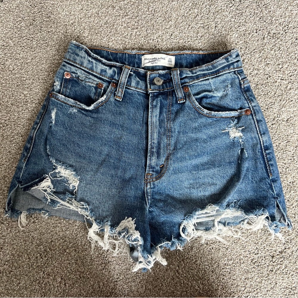 Abercrombie & Fitch Curve Love High-Rise Cut Off Jean Shorts size 000/23